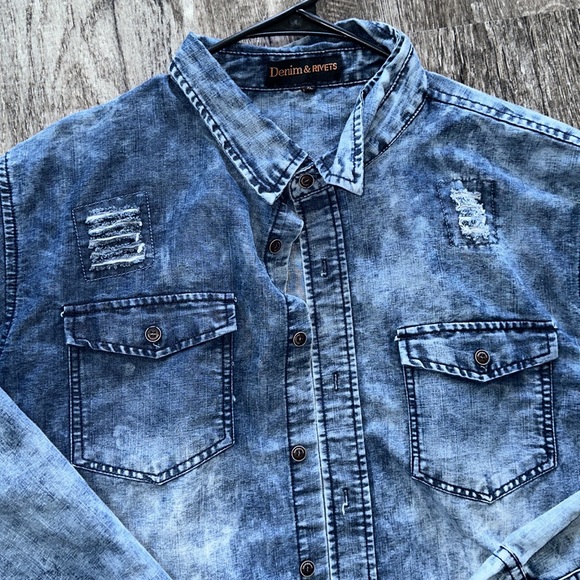 LIGHTWEIGHT DENIM JACKET VERY COOL STYLISH FITS WITH MANY STYLES - Picture 2 of 4